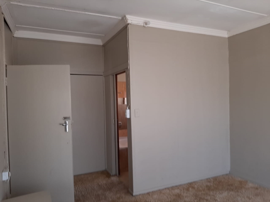 5 Bedroom Property for Sale in Odendaalsrus Free State